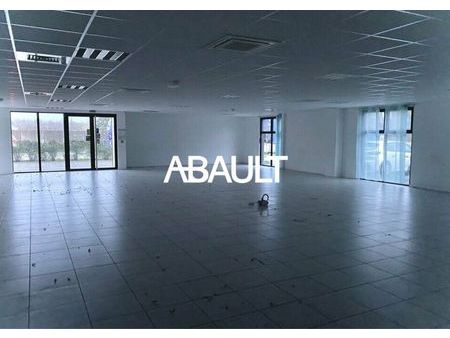 local commercial 371 m²