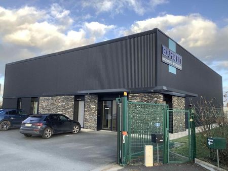 local commercial 440 m² le plessis-grammoire