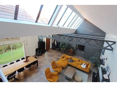 loft/atelier/surface 8 pièces 180 m²