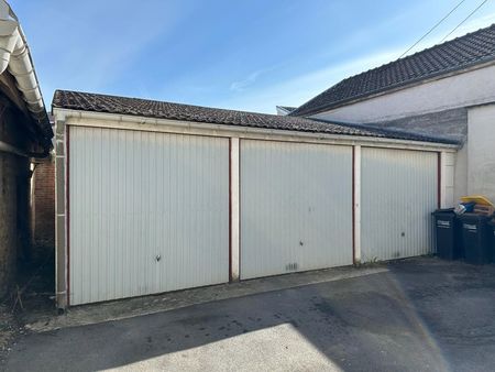vends garage préfabriqué beton 3 portes