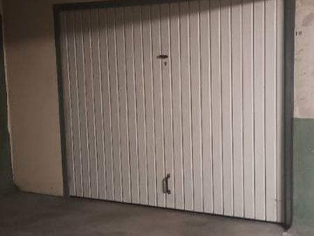 parking/garage boxé 28 m²