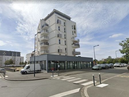 local commercial 458 m² angers