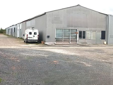 hangar / local 500m2 compris 80m2 mezzanine en vente