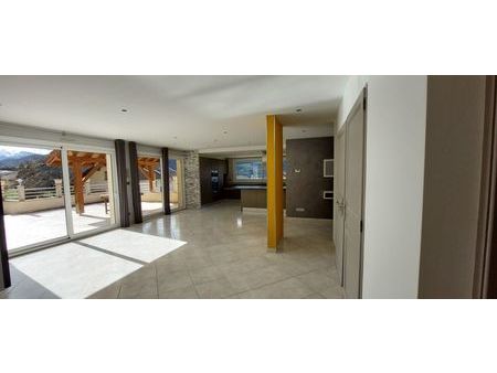 maison / villa 8 pièces 200 m²