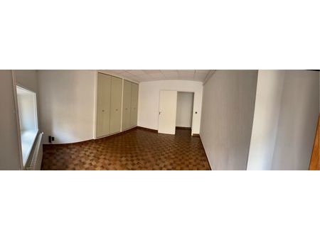 local commercial 80 m2