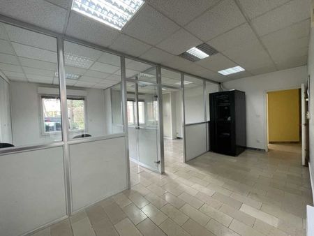 local bureaux 145 m²