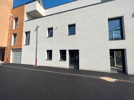 local commercial 176 m²