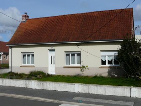 maison en semi-plain avec dependances - axe saint-omer / hazbrouck