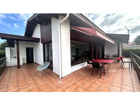 villa 8 pièces 300 m²