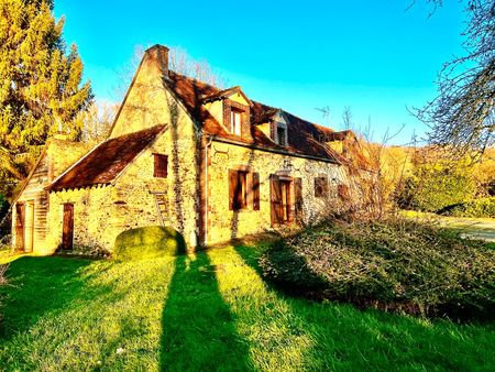 longère au milieu de la nature dans le perche