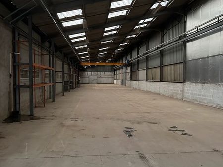 local stockage 600 m2