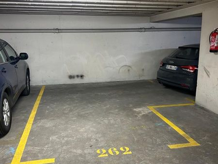 3 parking paris 18e - marcadet - 45 m2