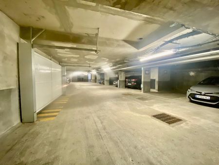 place de parking en sous-sol sécurisée