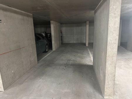 place de parking double en sous sol résidence sécurisée
