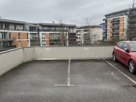parking/box 10 m² seynod