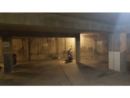 place parking moto et scooter