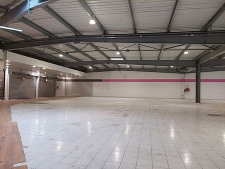local commercial 2 088 m²