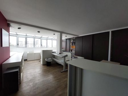 bureaux 147 m²