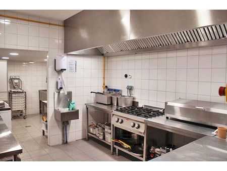 villeurbanne - laboratoire de cuisine avec extraction / restaurant / dark kitchen / traite