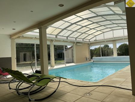 magnifique maison de 215m² à pleumartin avec piscine couverte de 153m²
