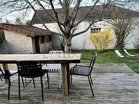 maison individuelle 3 chambres meublée avec terrasse et jardin
