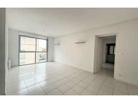 location appartement 3 pièces 66 m² montauban (82000)