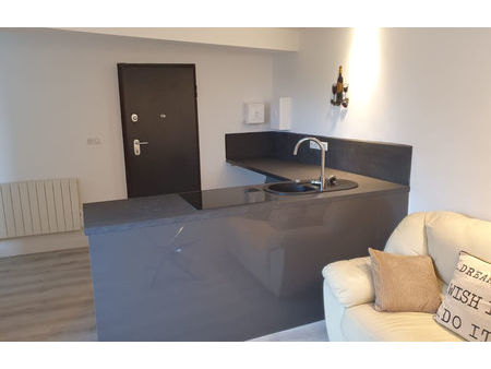 location appartement 2 pièces 27 m² saint-yrieix-la-perche (87500)