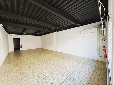 location locaux professionnels 2 pièces 70 m²