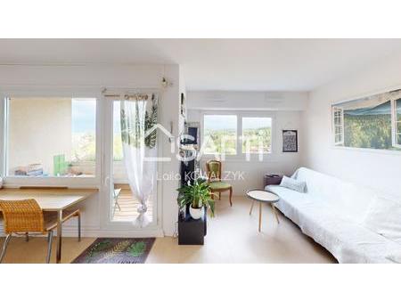appartement de 37 m² avec terrasse à villefontaine  proximité à pied du lycée léonard de v
