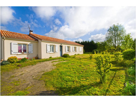 ouzilly (86)  a vendre maison individuelle