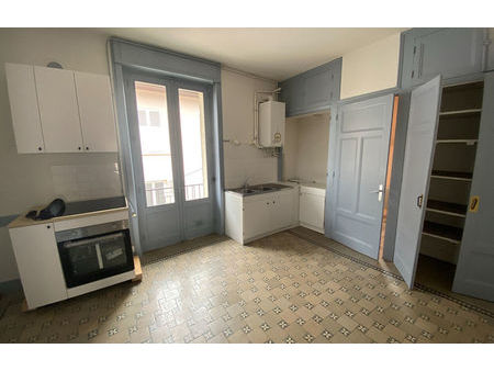 location appartement 4 pièces 81 m² lons-le-saunier (39000)