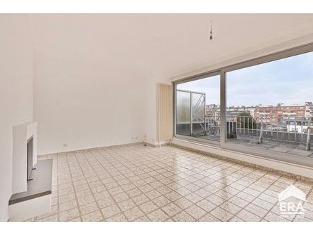 appartement/penthouse avec terrasse ensoleillee