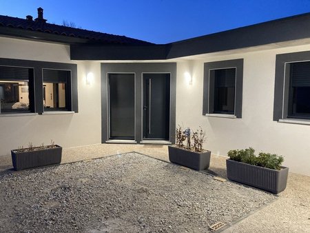 villa t3 de 109 m² avec garage et jardin