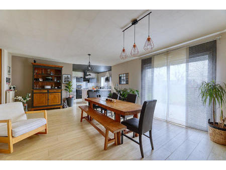 vente maison à montaigu-vendée (85600) : à vendre / 123m² montaigu-vendée