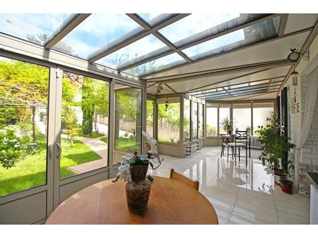 king immobilier est ravi de vous présenter cette superbe maison lumineuse de 300 m2  idéal