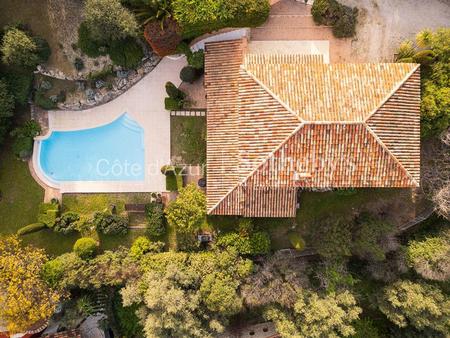 villa dans un domaine fermé à gairaut  nice : charme provençal a