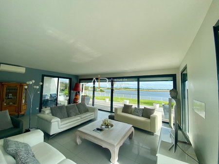 magnifique villa de 255 m2 - vue exceptionnelle sur lac avec