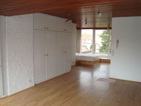 studio/flat  3e étage  stokkel  prox. place dumont