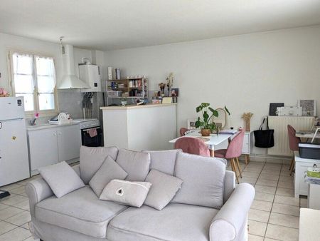location appartement  m² t-3 à terrasson-lavilledieu  555 €