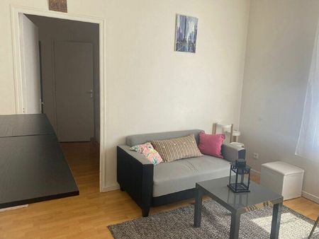 location appartement  m² t-2 à reims  480 €