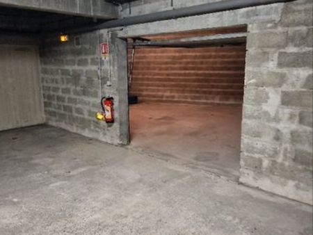 grand garage box 45m²