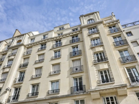appartement de prestige en location à paris 16e : paris 16 : passy - rue raynouard. a 1 mi