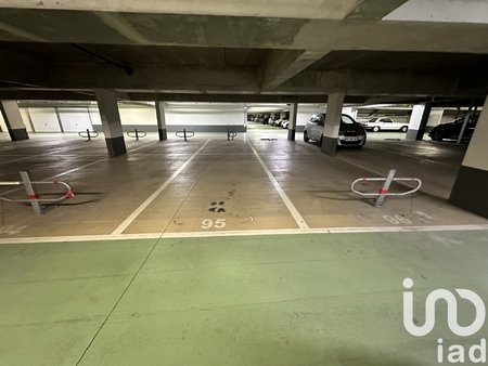 vente parking/garage/box 84 m²