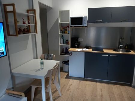 location appartement  17 m² t-1 à reims  410 €