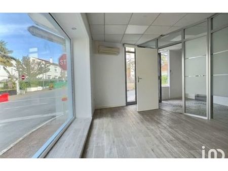 location commerce 105 m² fouras (17450)