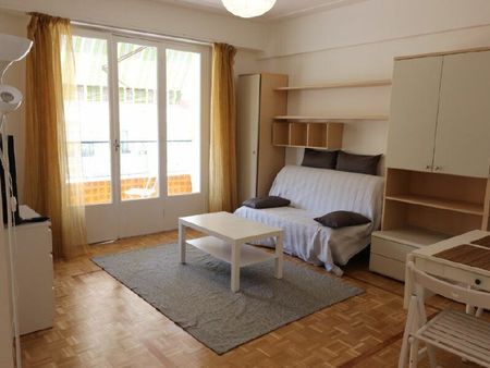 location appartement  m² t-2 à nice  928 €