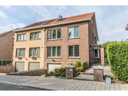 huis te huur in wezembeek-oppem met 5 slaapkamers