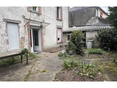 vente maison 5 pièces 181 m² coulonges-thouarsais (79330)