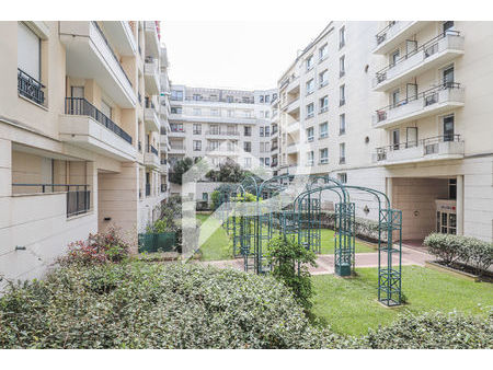 appartement issy les moulineaux - 2 pièces 44.75 m2 + balcon