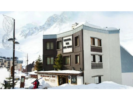 propriété de prestige en vente à tignes : l’ancien hôtel le ski d’or est situé dans le cen